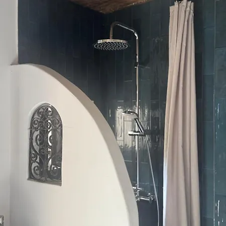 écurie De L Oasis * Caux