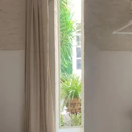 Ecurie De L Oasis Capsule hotel Caux